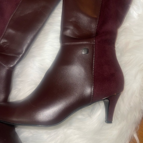 Boots - Picture 4 of 7